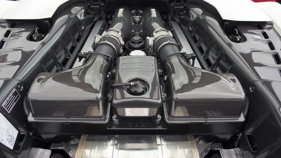 Compartiment moteur soigné vu capot ouvert