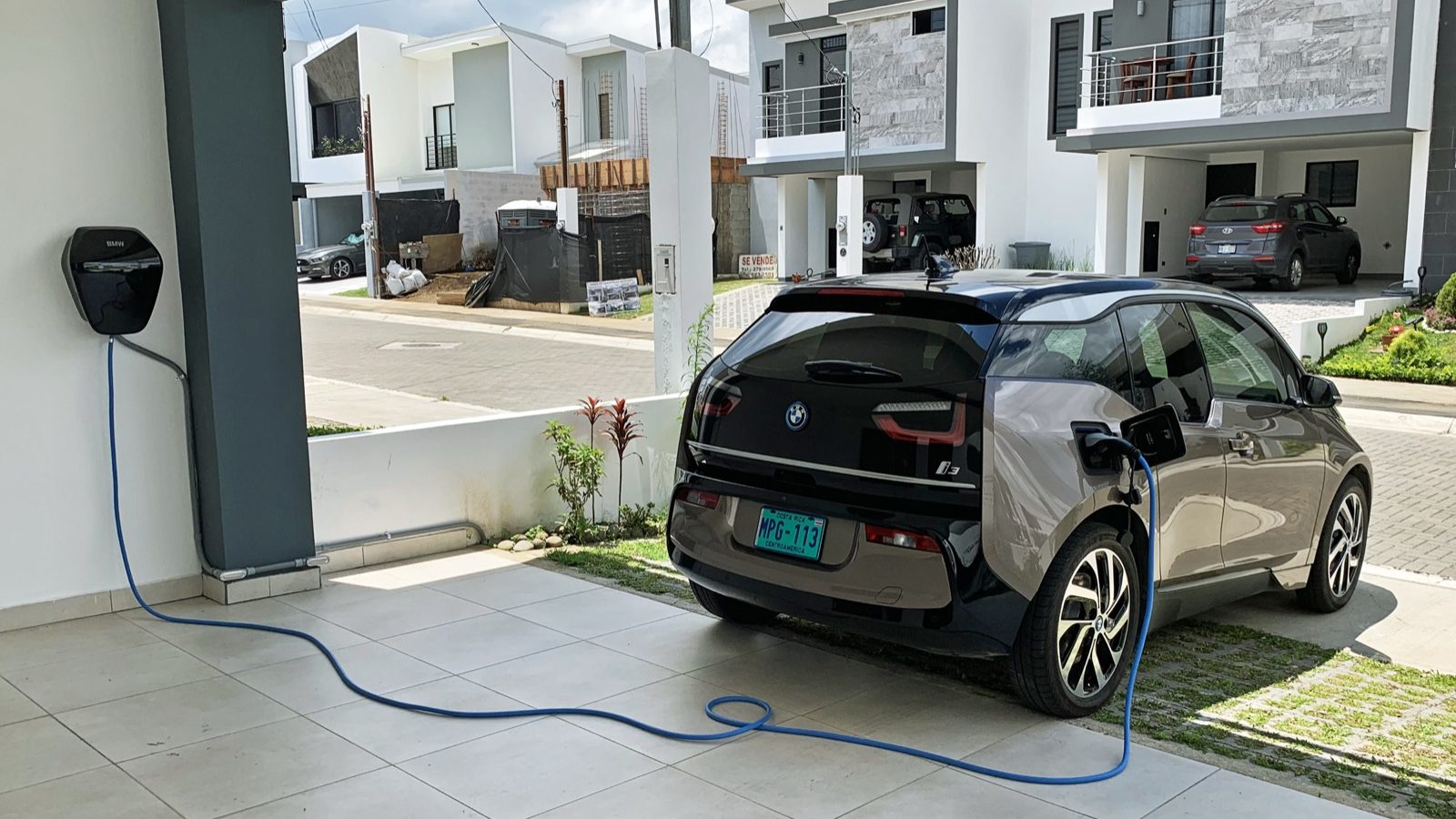 Budget voiture électrique 2026 : ce que ça coûte vraiment face au thermique