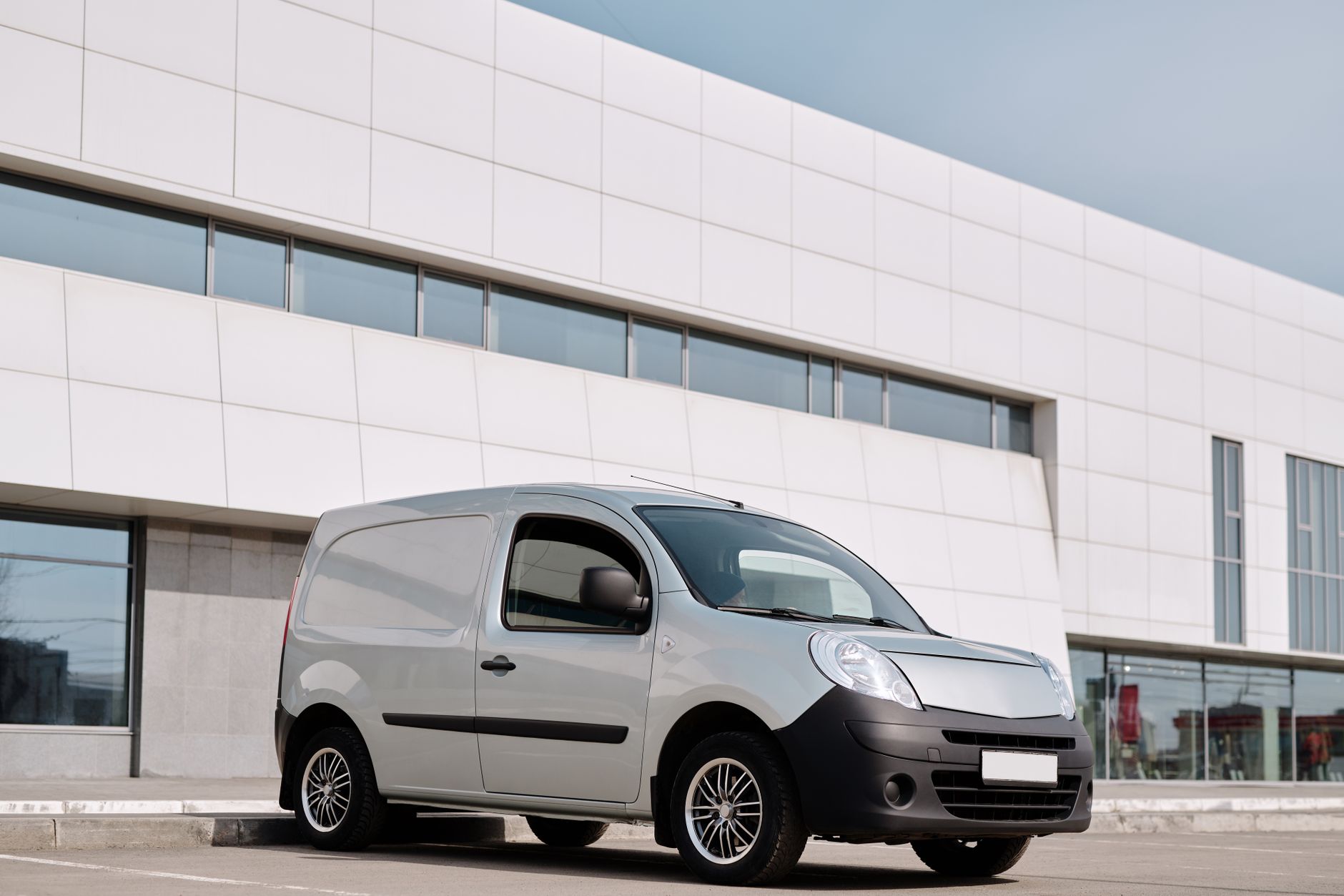 Le Renault Trafic Van E-Tech : une réponse aux besoins des TPE