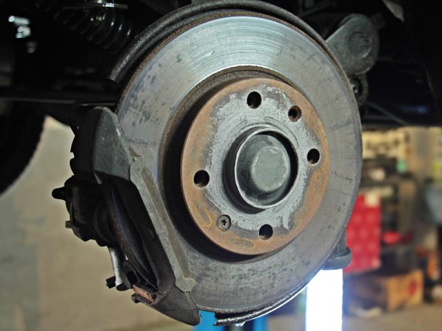 Garage auto à Dijon : préparer votre visite et contraintes