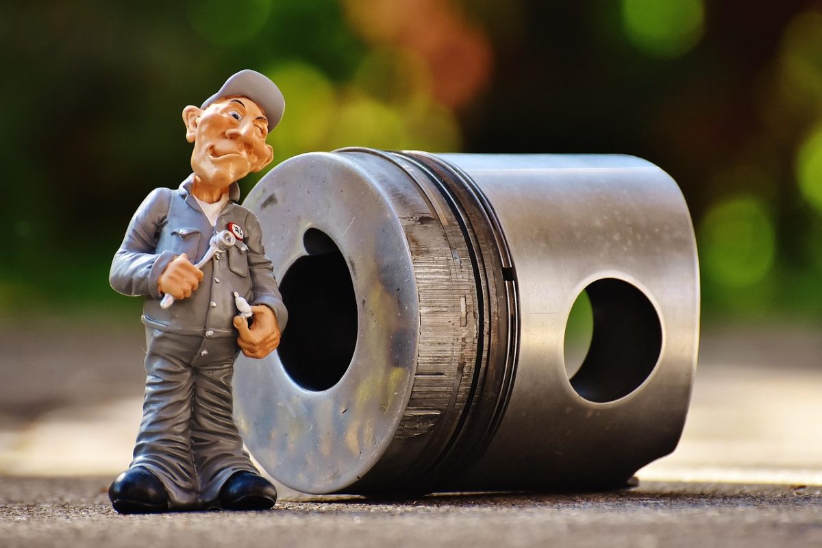 Mister Auto vs Oscaro : comparatif pièces détachées