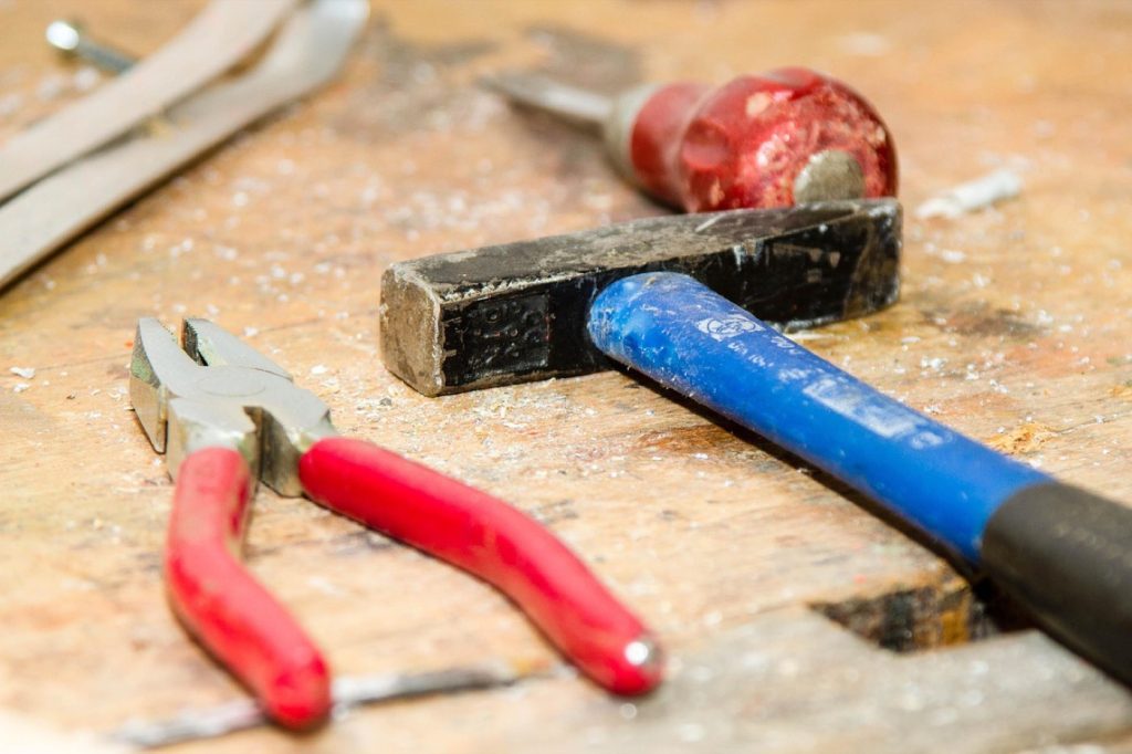 Désamorcer et réparer des outils rouillés en sécurité